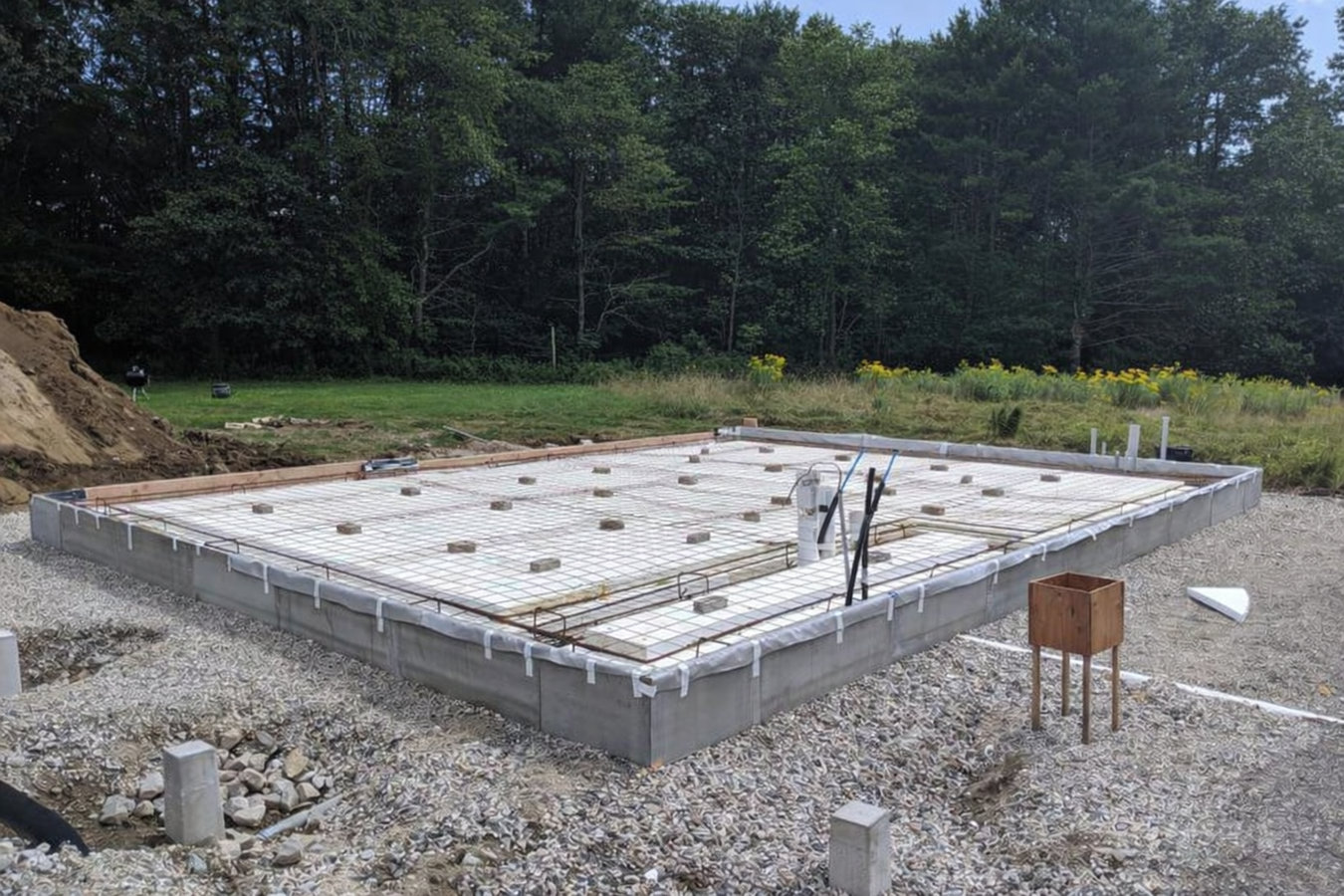 Slab foundation building
